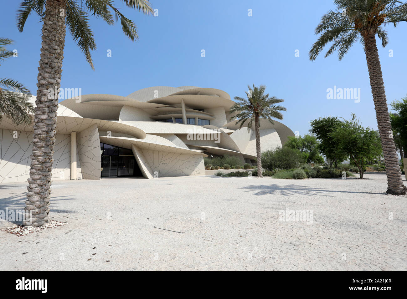 Doha / Qatar - 30 Settembre 2019: vista dell'esterno del Museo Nazionale del Qatar, progettato da Jean Nouvel Foto Stock