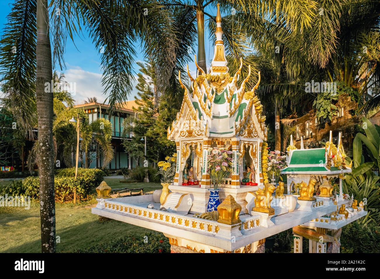 Spirito Thai house giallo colori bianco Foto Stock