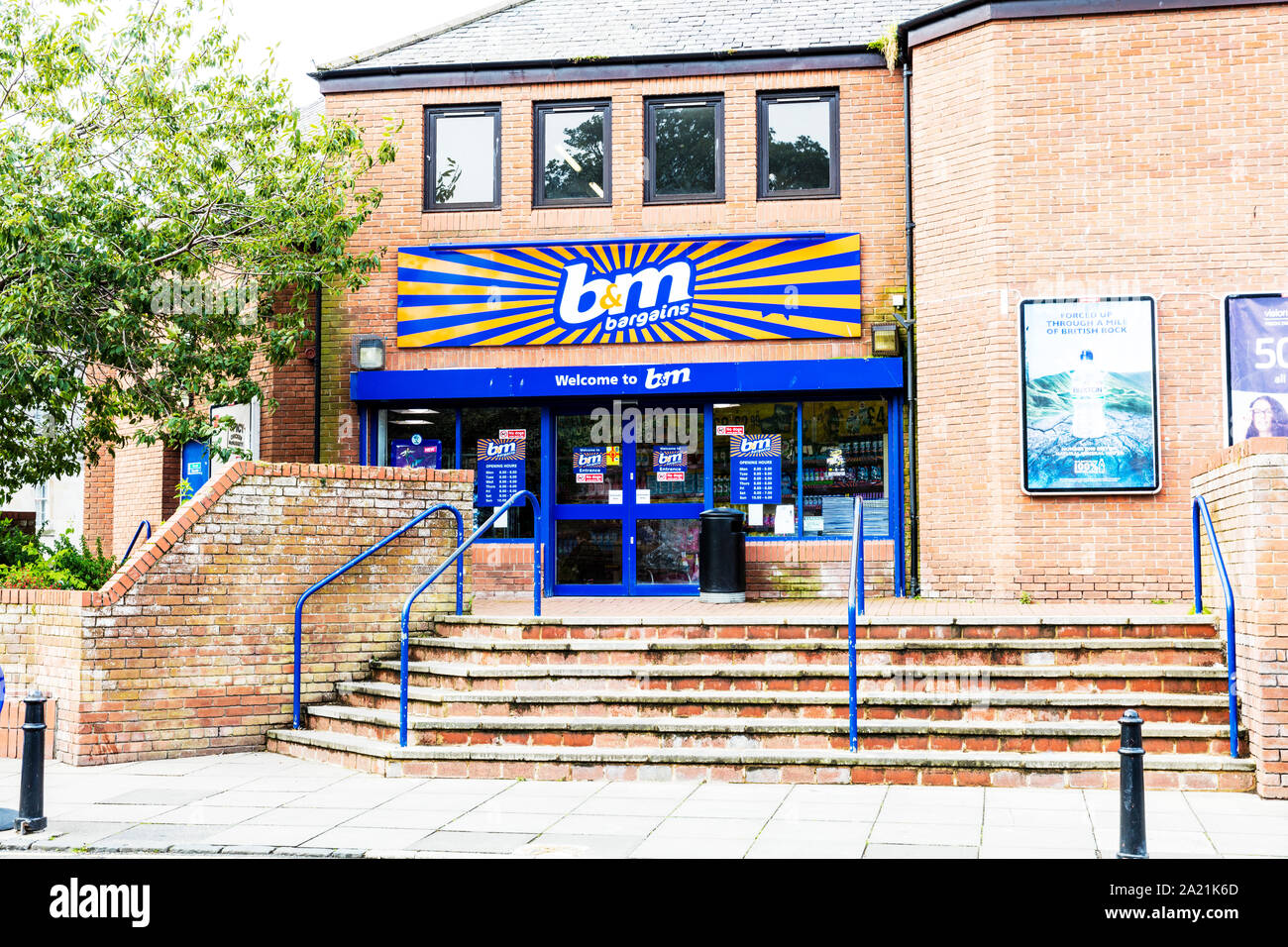 B & M store Berwick upon Tweed, Northumberland, Regno Unito, Inghilterra, B&M Homestore, B&M shop, B&M segno, B&Logo M, B & M shop, B & M logo, B & M segno, B & M, Foto Stock