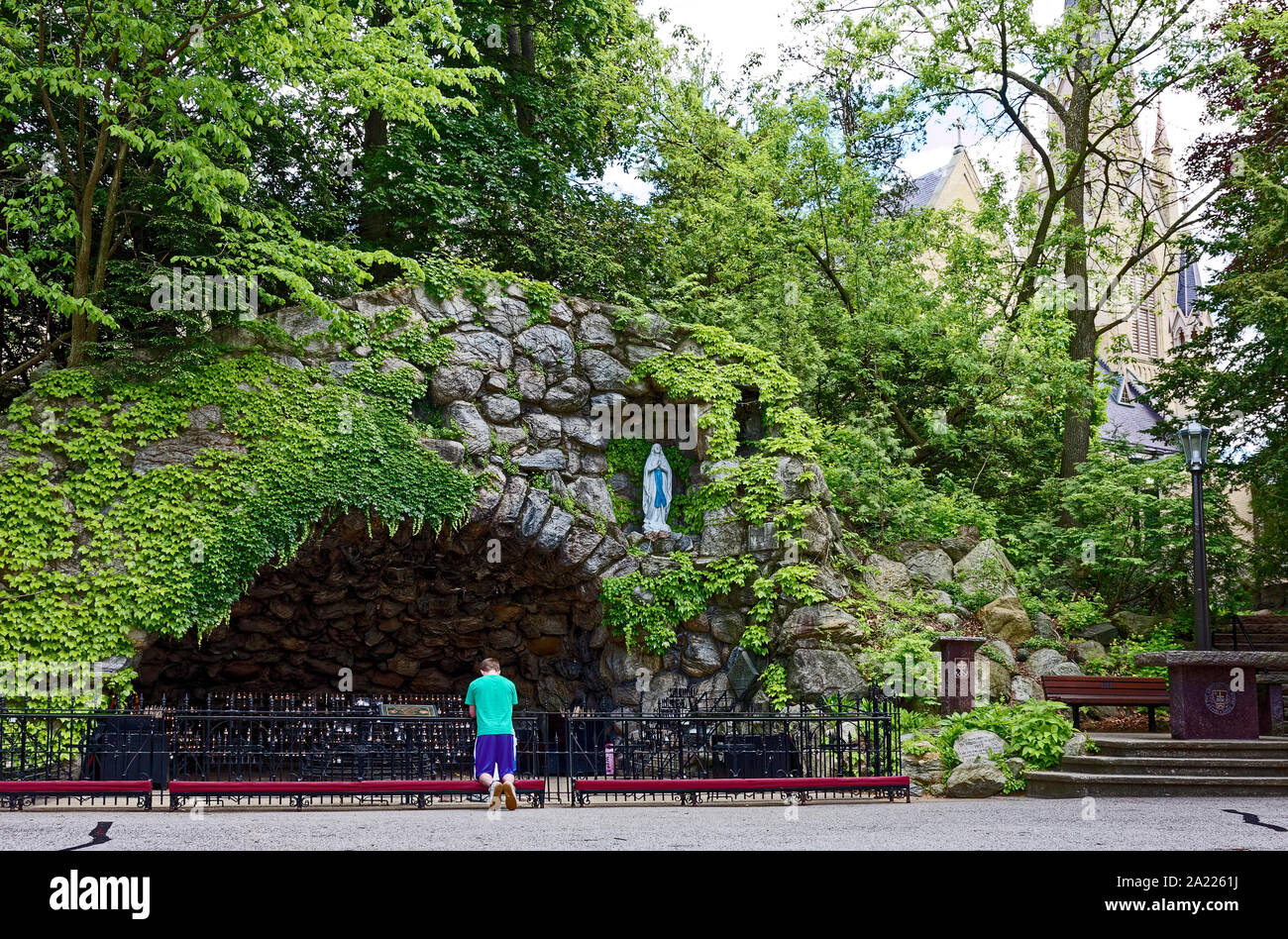 Candele lourdes immagini e fotografie stock ad alta risoluzione - Alamy