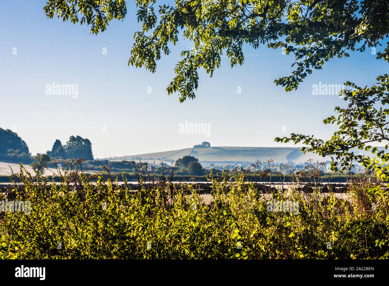 La vista verso Liddington collina vicino a Swindon, Wiltshire su un inizio autunno mattina. Foto Stock