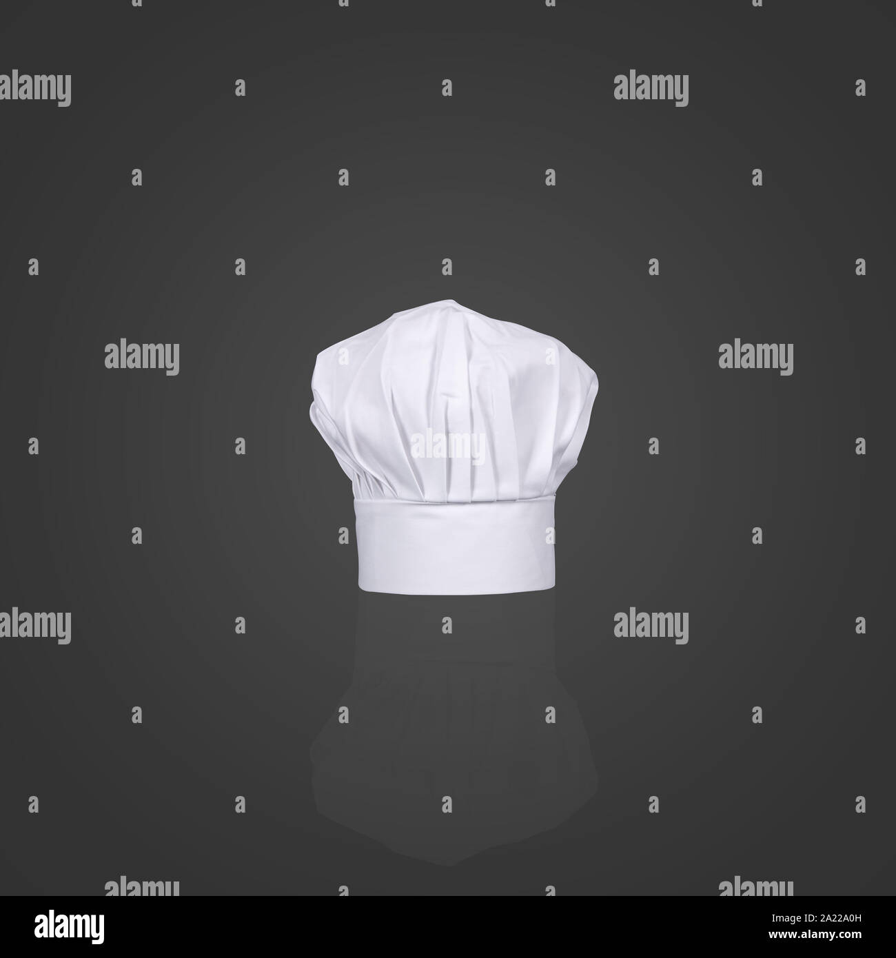 Lo chef hat su sfondo nero Foto Stock