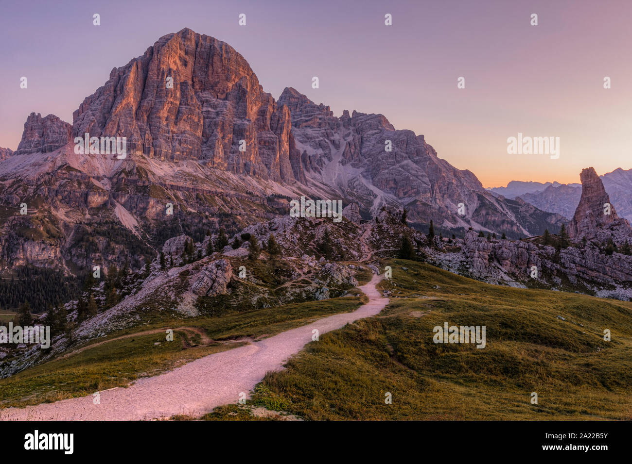 Le Cinque Torri a Cortina d'Ampezzo, Belluno, Veneto, Dolomiti, Italia, Europa Foto Stock