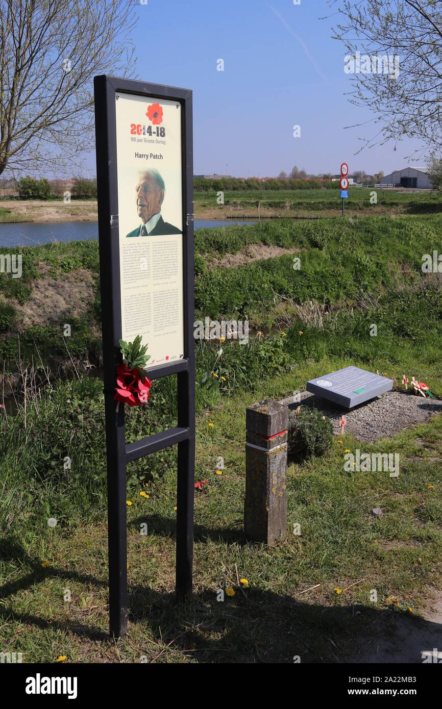 Harry Patch lapide vicino Ypres / Ieper Fiandre Foto Stock