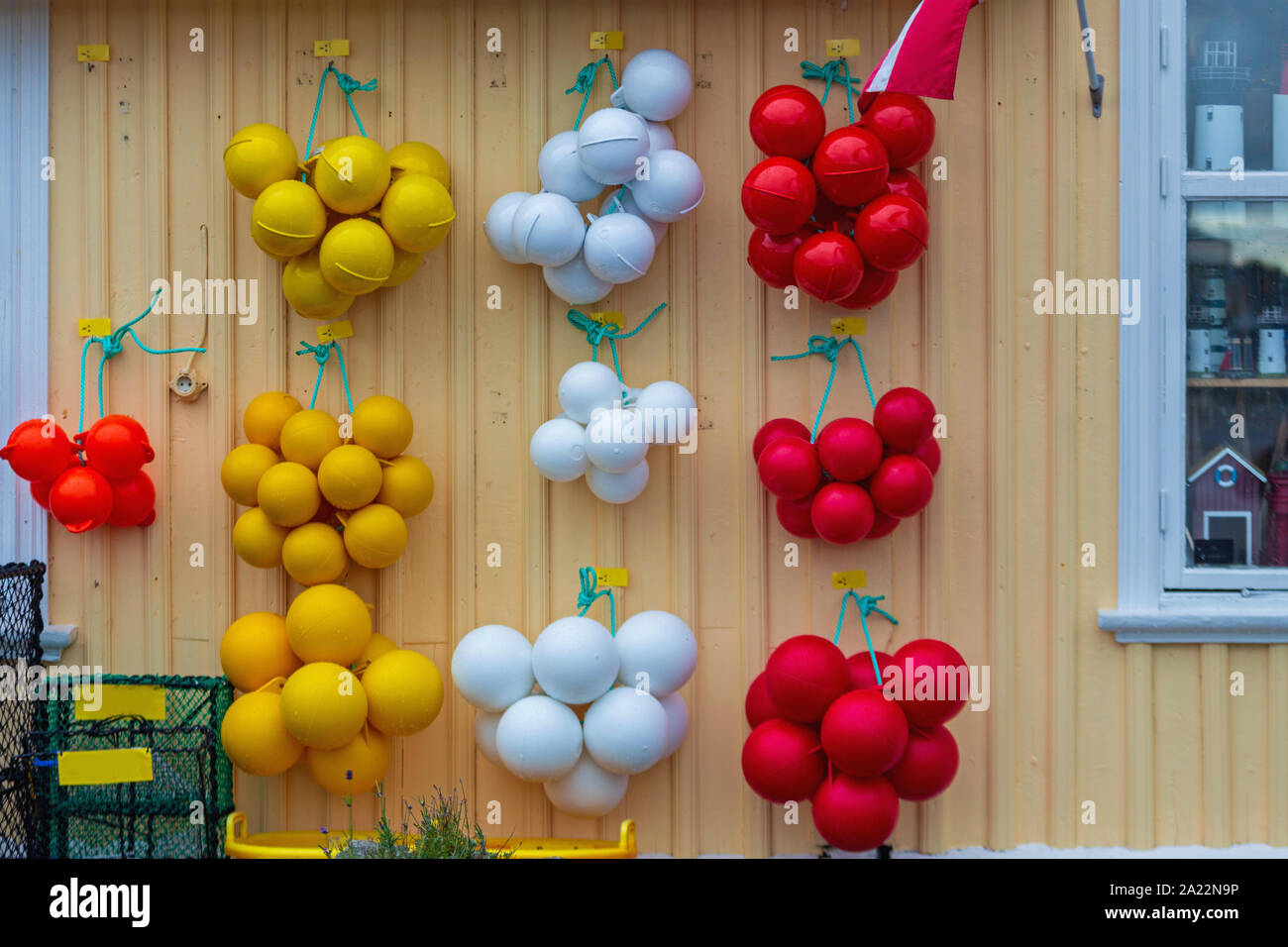 Nuova coloratissima imbarcazione parafanghi a sfera in cluster Foto Stock