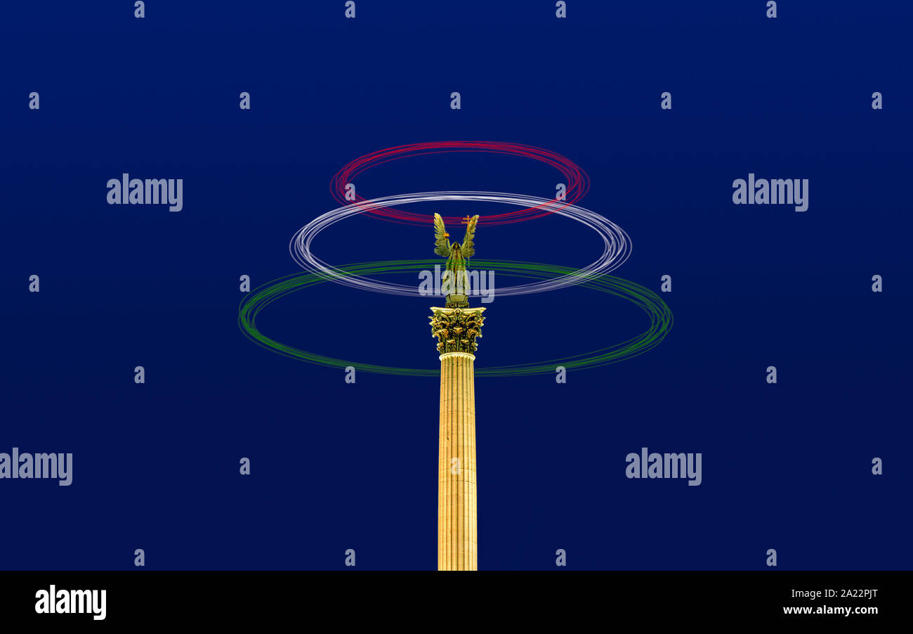 Gabriel arkangel statua con bandiera ungherese nella piazza degli Eroi, Budapest Ungheria. Foto Stock