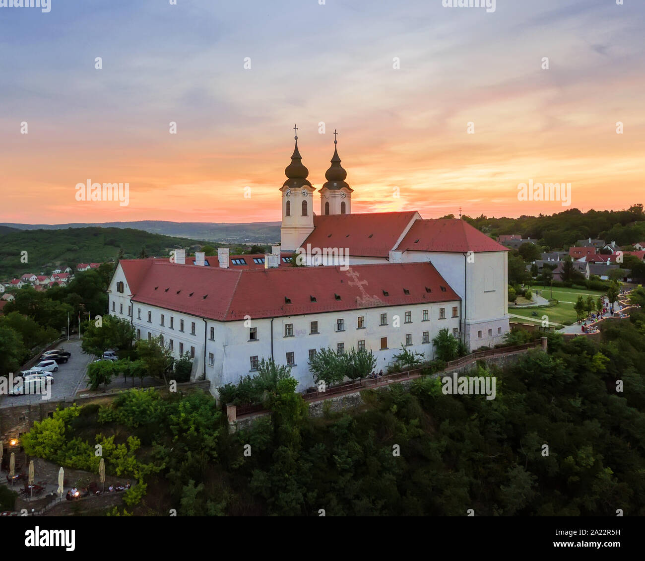 Abbazia di Tihany vicino al Lago Balaton in Hugary. L'abbazia è su una collina dove amazaing la vista. Questa è una famosa destinazione tpurist. Foto Stock