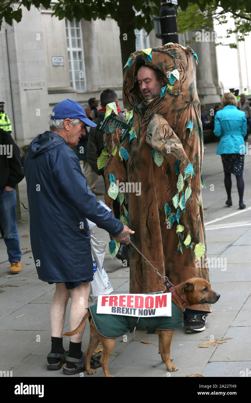 Manchester, Regno Unito. 30 Settembre,2019. Proteste e teatro al di fuori del Partito Tory Conference Manchester, Lancashire, Regno Unito. Credito: Barbara Cook/Alamy Live News Foto Stock