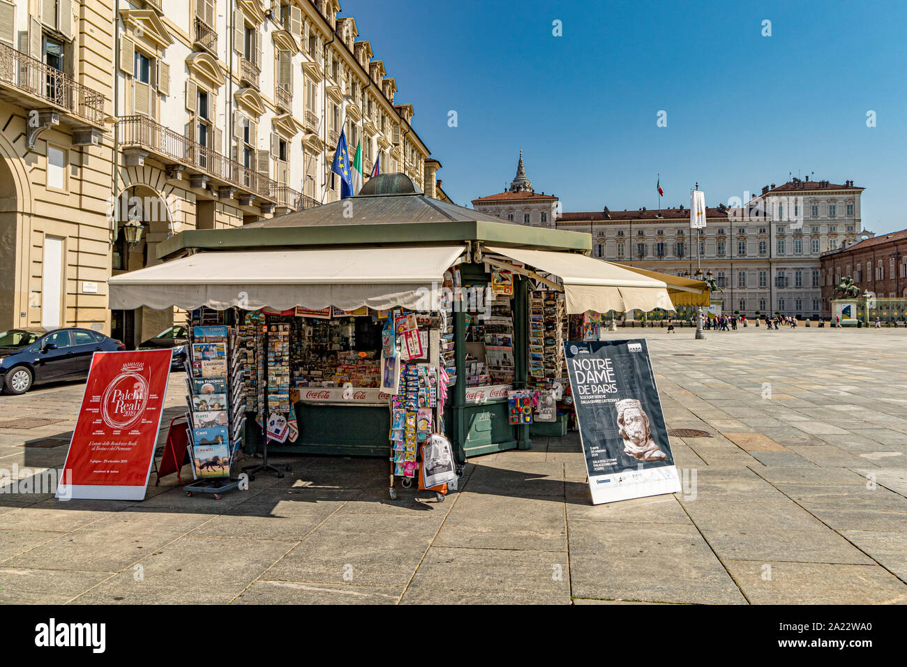 Una edicola / chiosco in Piazza Castello a Torino,Italia Foto Stock