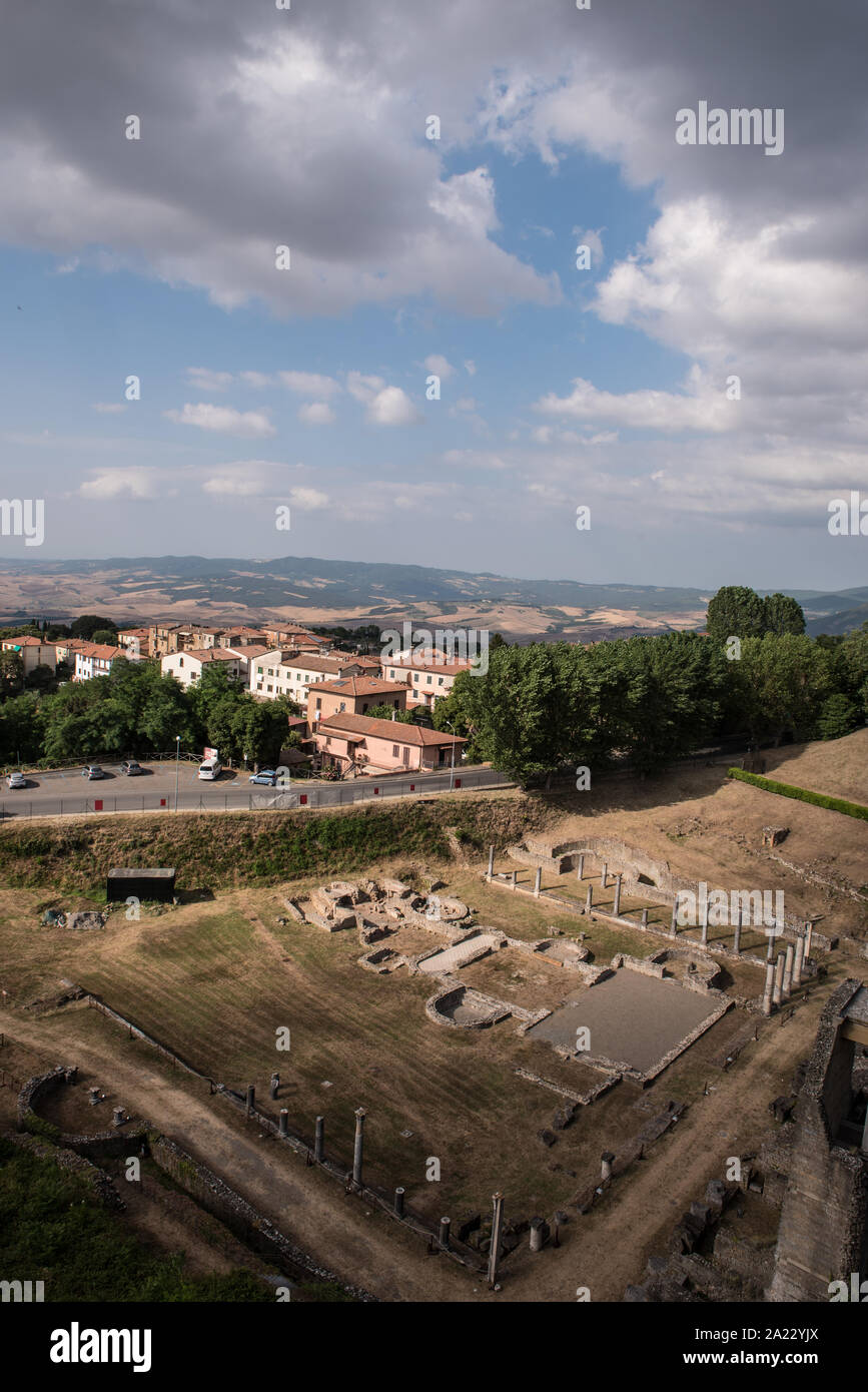 Il Teatro Romano dalla collina Foto Stock