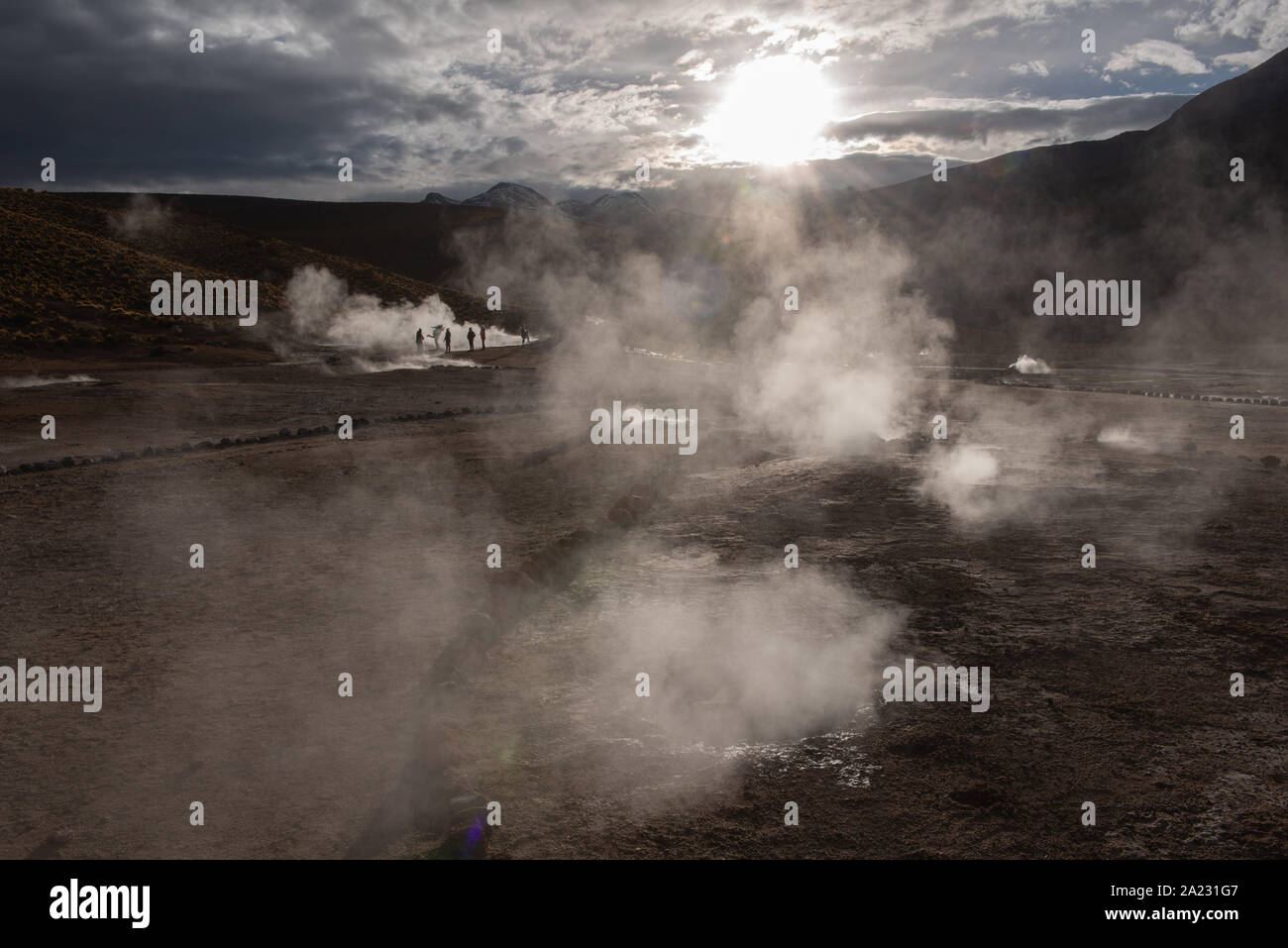 Escursione a Geysir El Tatio ad una altitudine di 5,200m sopra il livello del mare e a San Pedro de Atacama, Antofagasta, Repubblica del Cile America Latina Foto Stock Escursione a Geysir El Tatio ad una altitudine di 5,200m sopra il livello del mare e a San Pedro de Atacama, Antofagasta, Repubblica del Cile America Latina Foto Stock