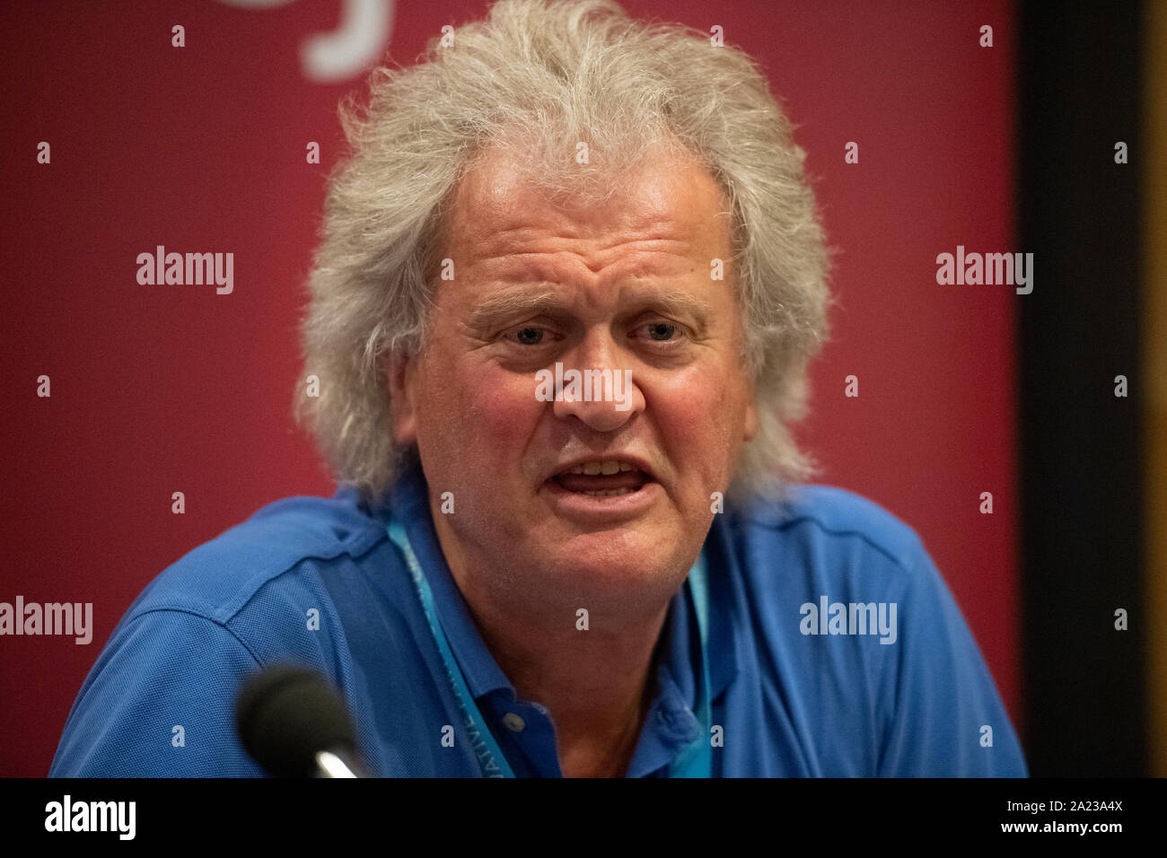 Manchester, Regno Unito. Il 30 settembre, 2019. Tim Martin, fondatore e presidente, Wetherspoon, parla al Centro per la giustizia sociale fringe caso dimenticato alcuni: Perché sono 1,3 milioni di persone sono ancora disoccupati?, il giorno due del congresso del Partito Conservatore di Manchester. Credito: Russell Hart/Alamy Live News Foto Stock