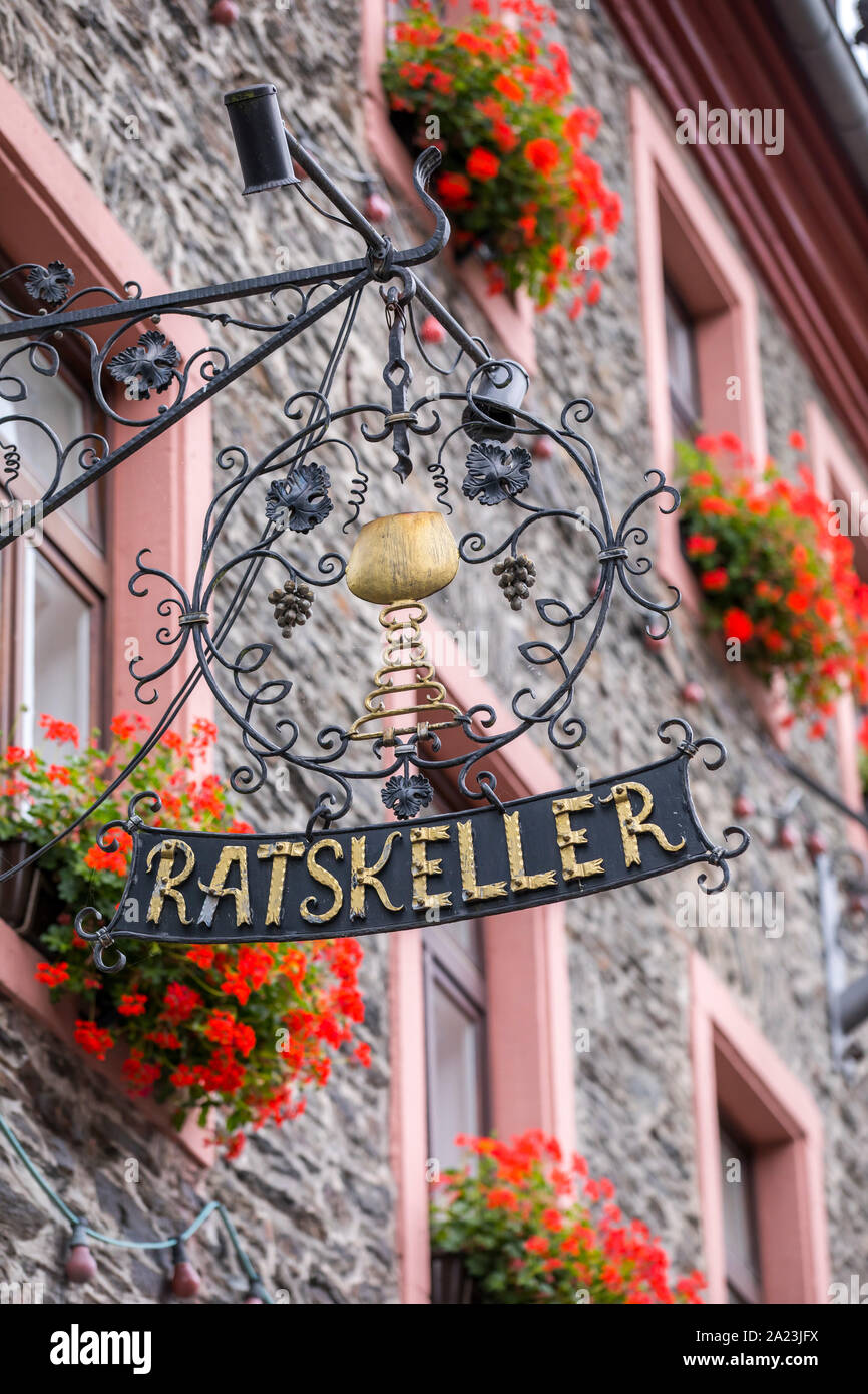 Città vecchia di Oberwesel am Rhein, nel Patrimonio Mondiale Valle del Reno superiore e centrale, ristorante, wine bar, Ratskeller, Germania Foto Stock