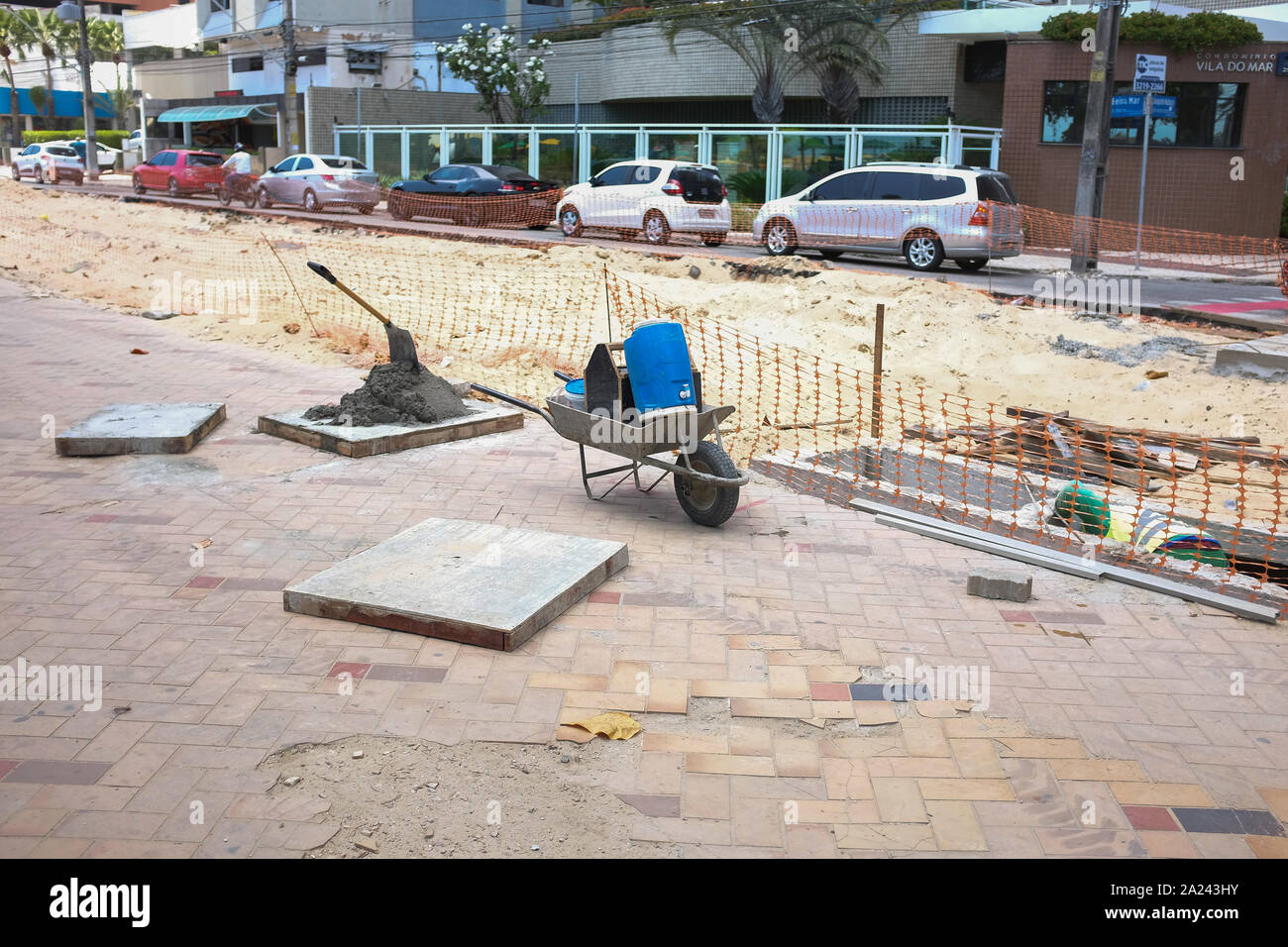 Fortaleza Brasile. Il 27 settembre, 2019. La costruzione del nuovo CE Beira Mar Avenue a Fortaleza CE prevede una serie di aree urbane e miglioramenti per la mobilità lungo la strada, così come la costruzione di una nuova passerella lungo tutta la lunghezza del tratto tra la spiaggia di Meireles e Mucuripe Cove. Credito: Cláudio Ferreira/FotoArena/Alamy Live News Foto Stock