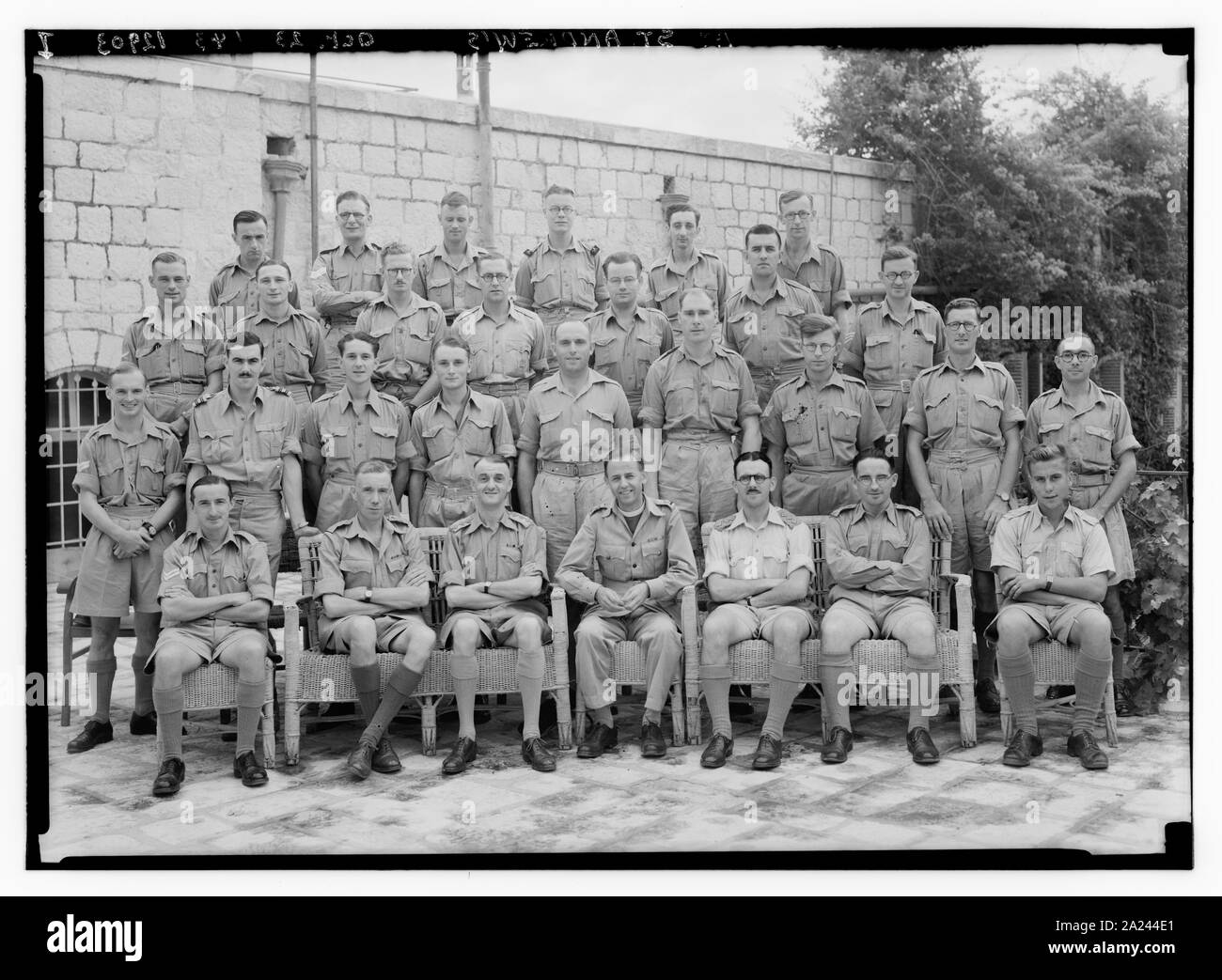 Padre e il Padre gruppo di candidati a Sant'Andrea, Ott. 23, '43 Foto Stock