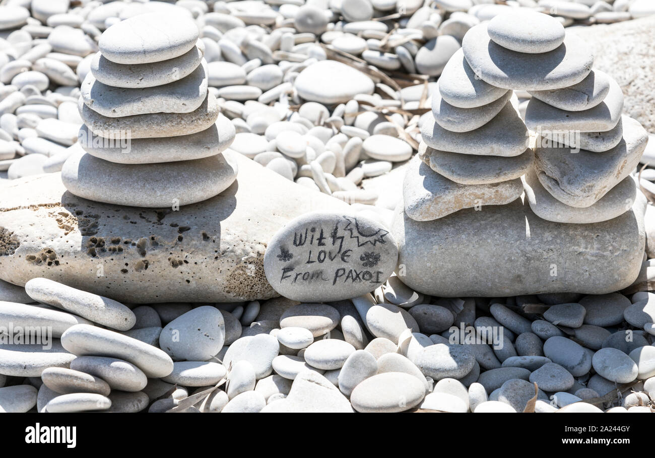 La scultura in pietra di Paxos Beach - Amore da Paxos isole Greche - Grecia Foto Stock