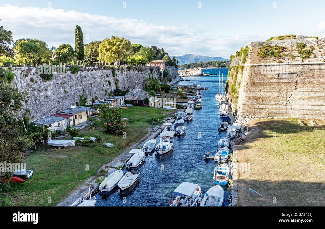 Il canale e la fortezza di Corfù città isole Greche - Grecia Foto Stock