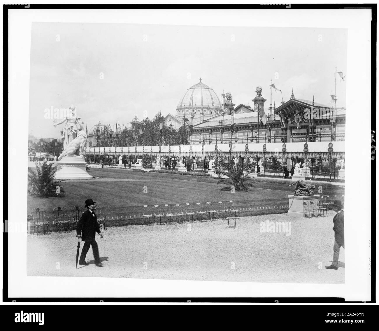 Palazzo delle Belle Arti, guardando attraverso parterre dalla fontana Coutan, Esposizione di Parigi, 1889 Foto Stock