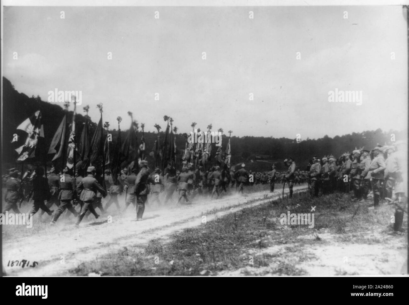 Sfilata di vittoriosa Wurtemberg reggimento tedesco prima di attraversare Prince e il personale Foto Stock