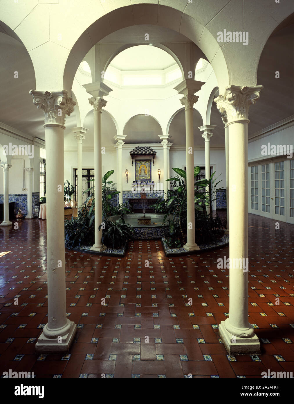 Il patio in Henderson House, costruita nel 1923, residenza dell'Ambasciatore di Spagna a Washington, D.C. Foto Stock