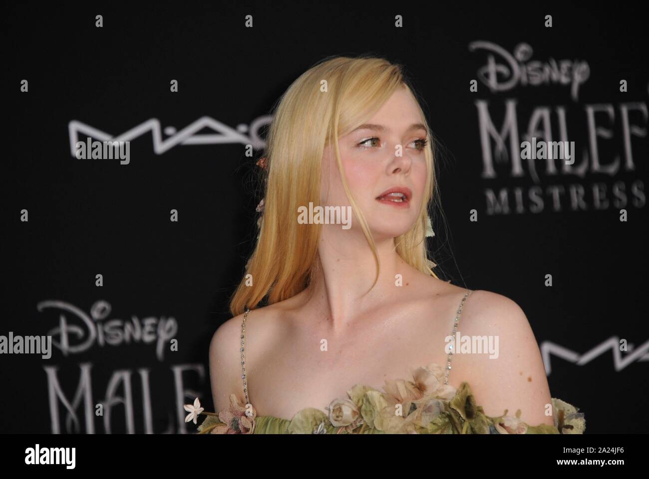 Los Angeles, CA. Il 30 settembre, 2019. Elle Fanning presso gli arrivi per MALEFICENT: PADRONA DEL MALE Premiere, El Capitan theater, Los Angeles, CA il 30 settembre 2019. Credito: Elizabeth Goodenough/Everett raccolta/Alamy Live News Foto Stock