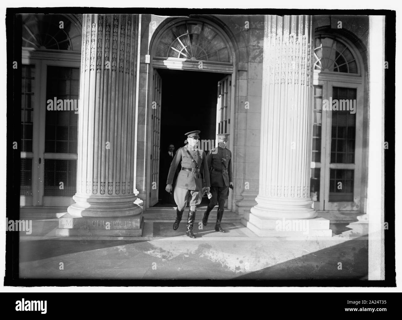 Pershing lasciando Comitato del bilancio Foto Stock