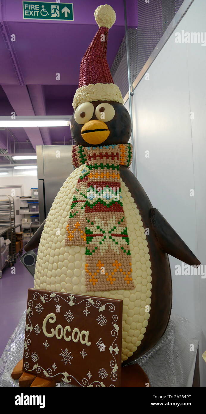 Novità pinguino al cioccolato, al Cadbury's factory, Birmingham, Inghilterra. 2 Foto Stock