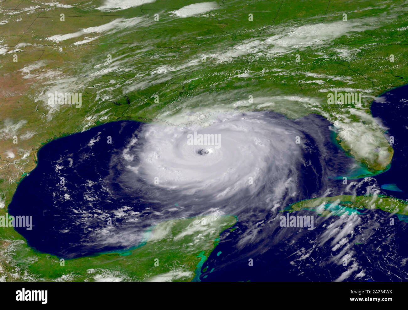 L'uragano Katrina ha causato gravi distruzioni lungo la costa del Golfo del Messico dalla Florida centrale al Texas, in gran parte a causa della tempesta e sovratensione guasto dell'argine. La tempesta è la terza più intensa Stati Uniti landfalling ciclone tropicale, almeno 1245 persone sono morte in uragani e inondazioni successive, rendendo più letali negli Stati Uniti uragano poiché il 1928 Okeechobee uragano. Proprietà totale danno è stato stimato a $ 108 miliardi di euro Foto Stock