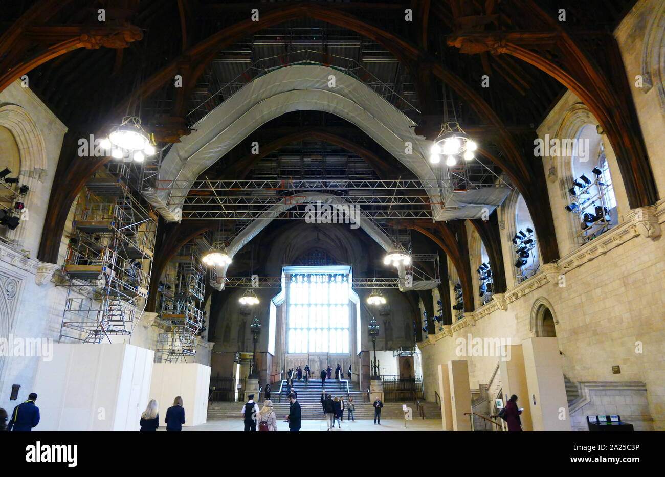 Westminster Hall, la più antica parte esistente del Palazzo di Westminster, è stata eretta nel 1097. Essa è utilizzata per sessioni congiunte del Parlamento e dei funerali di stato Foto Stock