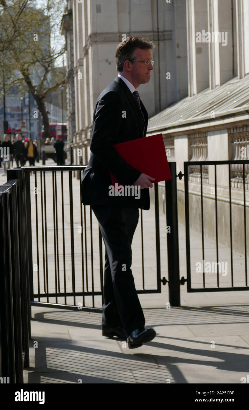 Jeremy Wright, conservatore inglese politico del partito; cultura segretario, e Membro del Parlamento (MP) arriva a Downing Street. Aprile 2019 Foto Stock