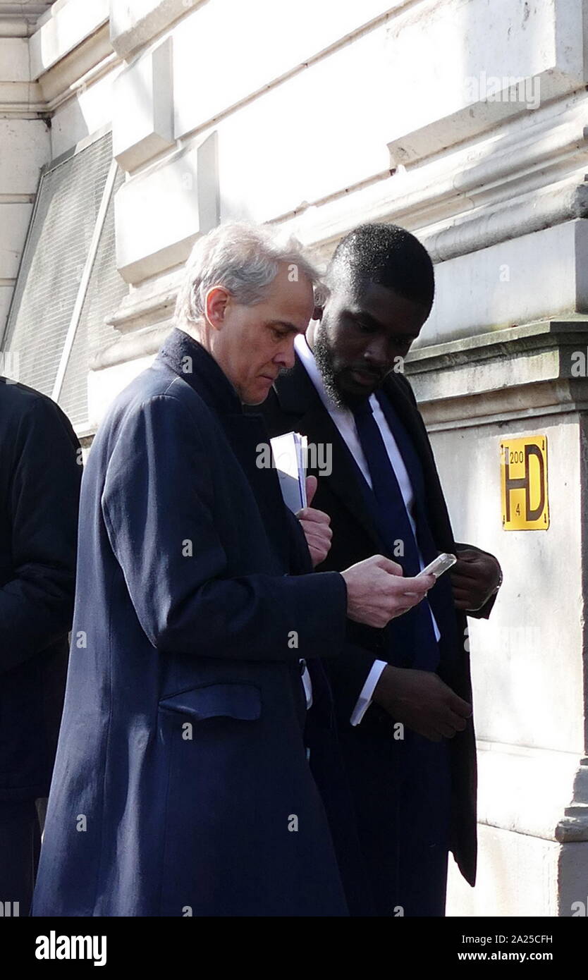 Owen Paterson, il partito conservatore britannico politico visite a Downing Street per un 'coltello vertice del crimine", Aprile 2019. Patterson era Segretario di Stato per l'ambiente, l'alimentazione e gli affari rurali dal 2012 al 2014. Egli era stato eletto per la prima volta come deputato del Parlamento europeo per il Nord Shropshire al 1997 elezioni generali Foto Stock