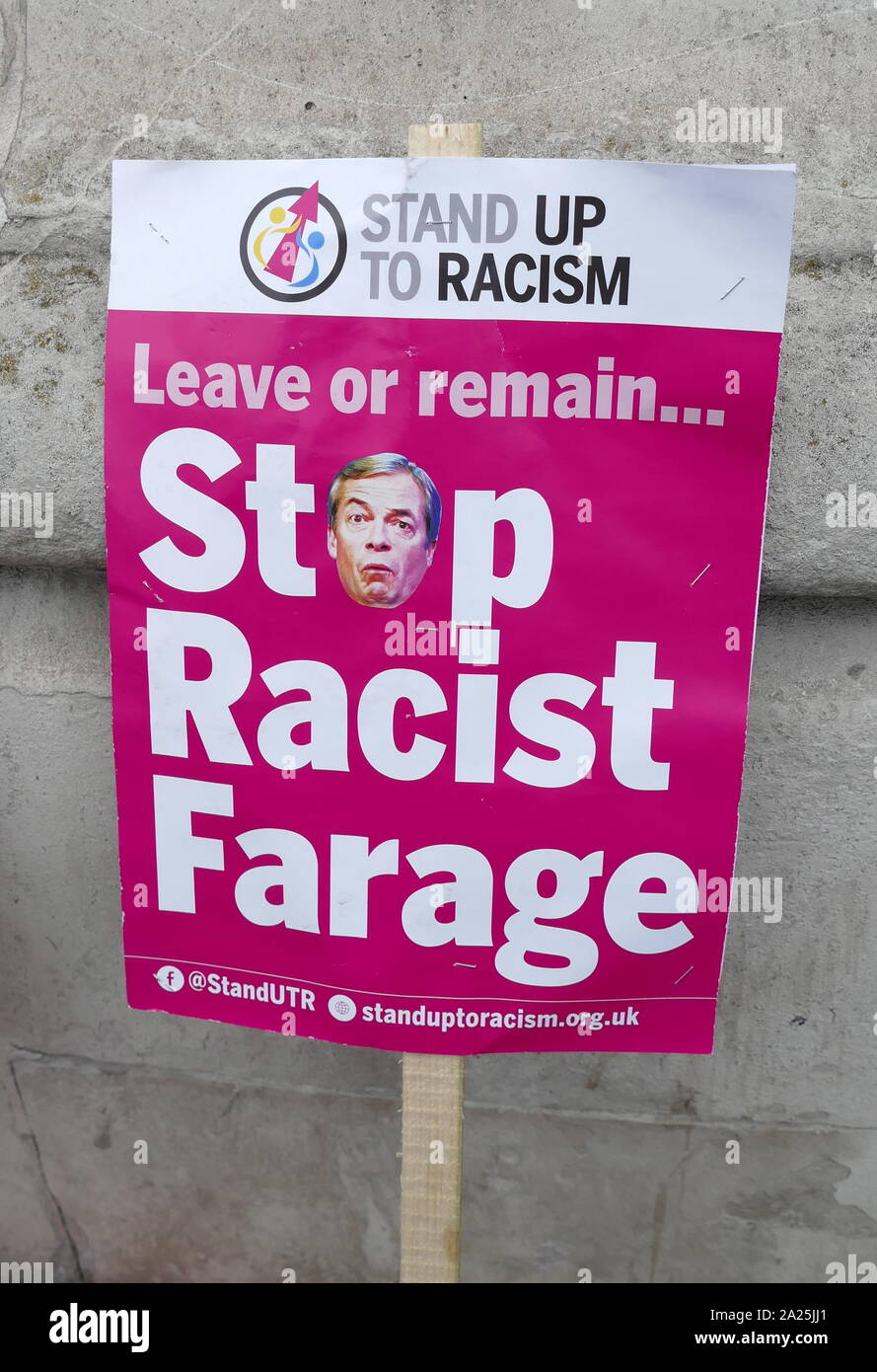 Manifestazioni a Whitehall e Trafalgar Square a Londra durante la visita di Stato del Presidente americano Donald Trump in Gran Bretagna; Giugno 2019 Foto Stock