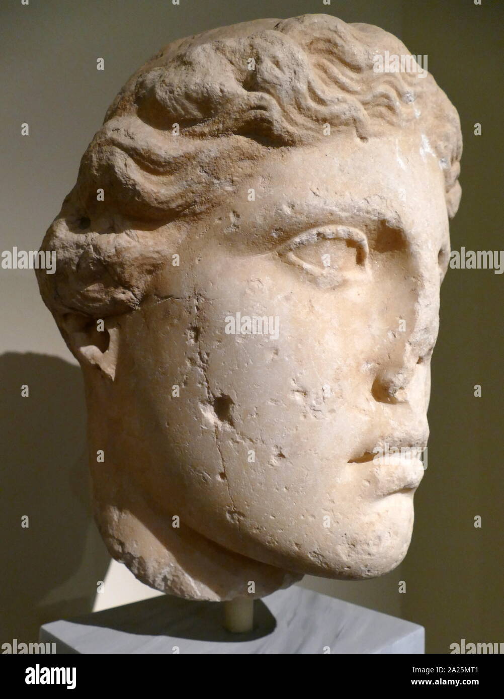 La scultura in marmo di un volto femminile (eventualmente Hera) Foto Stock