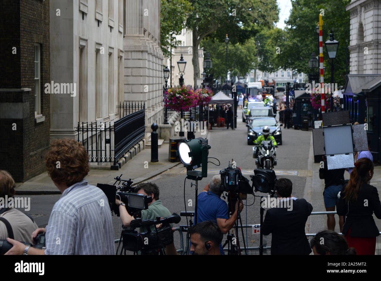 Theresa Maggio arriva a Downing Street, Londra fro l'ultimo giorno del suo premiership. Theresa Maggio, Primo Ministro del Regno Unito, 13 Luglio 2016 - 24 luglio 2019. Maggio era il leader del partito conservatore da luglio 2016 - 23 Luglio 2019 Foto Stock