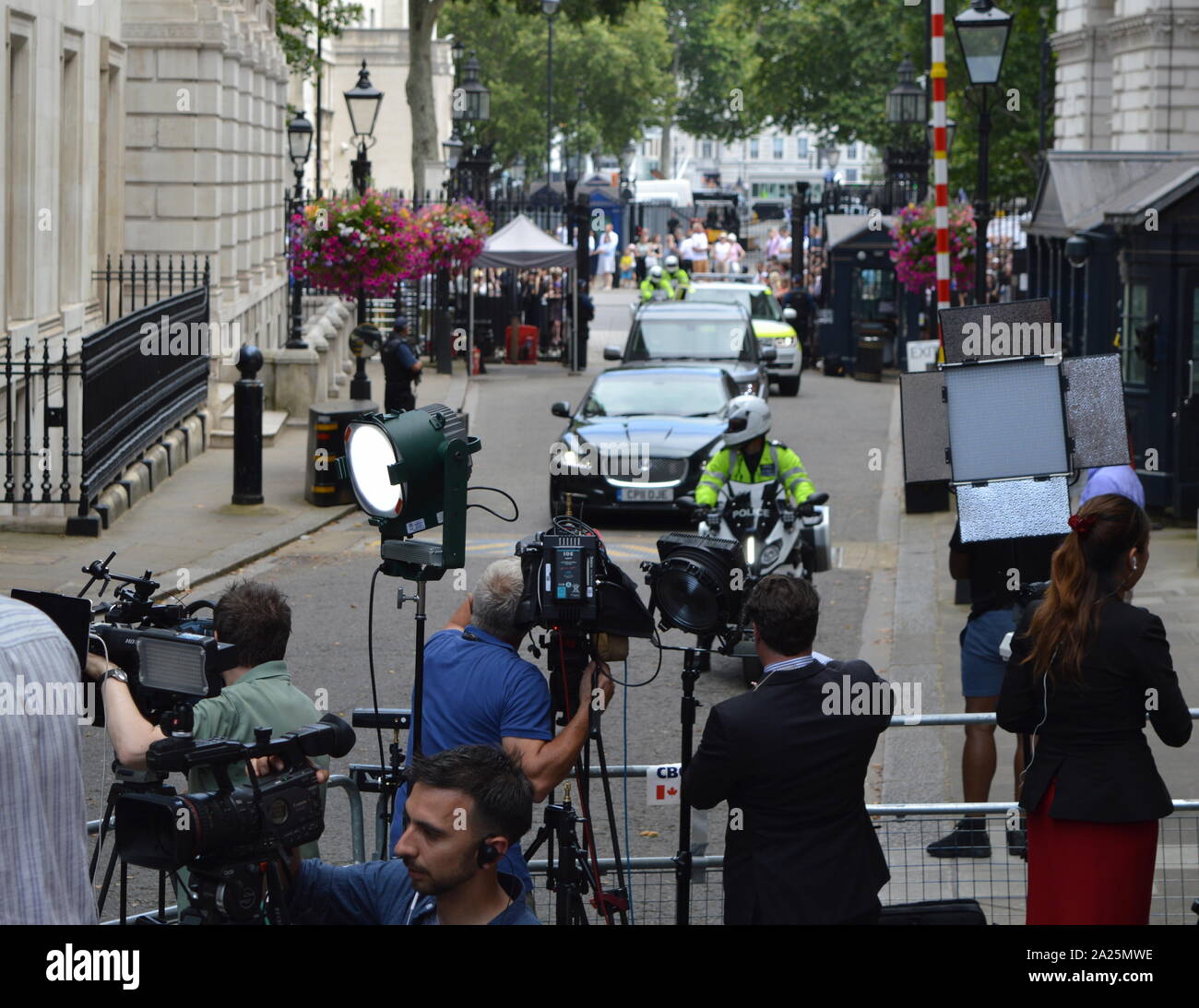 Theresa Maggio arriva a Downing Street, Londra fro l'ultimo giorno del suo premiership. Theresa Maggio, Primo Ministro del Regno Unito, 13 Luglio 2016 - 24 luglio 2019. Maggio era il leader del partito conservatore da luglio 2016 - 23 Luglio 2019 Foto Stock