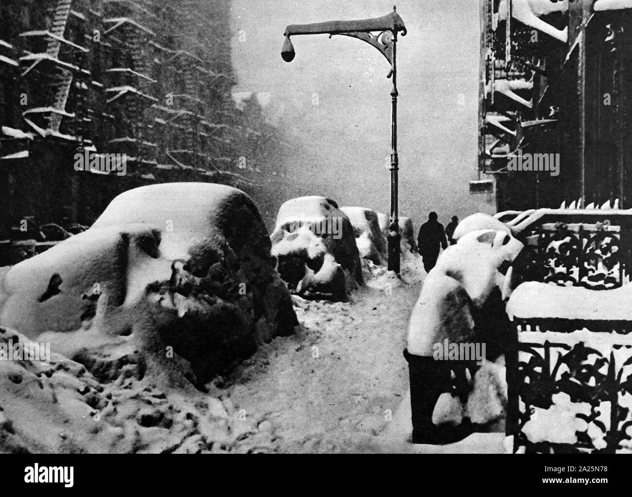 Fotografia di una New York street coperto di neve. Foto Stock