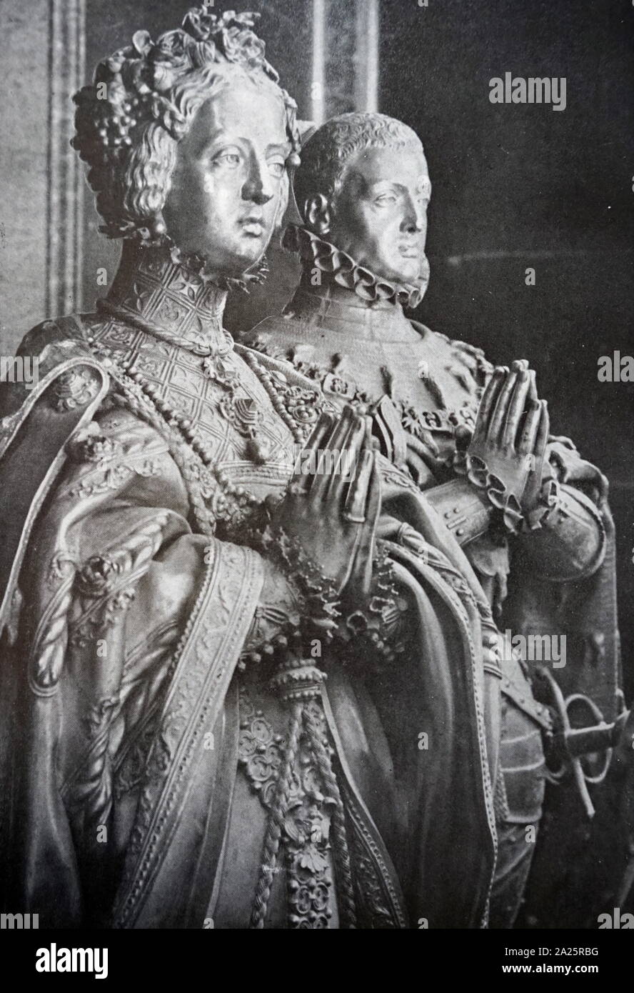 Il cenotafio di Filippo II di Spagna e la sua famiglia, XVI secolo; bronzo; Basilica de El Escorial, Madrid Foto Stock