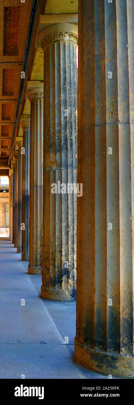 La Seconda Guerra Mondiale, Bullet marchi, dalla strada a combattimenti di strada vicino al Pergamon Museum di Berlino Est Foto Stock