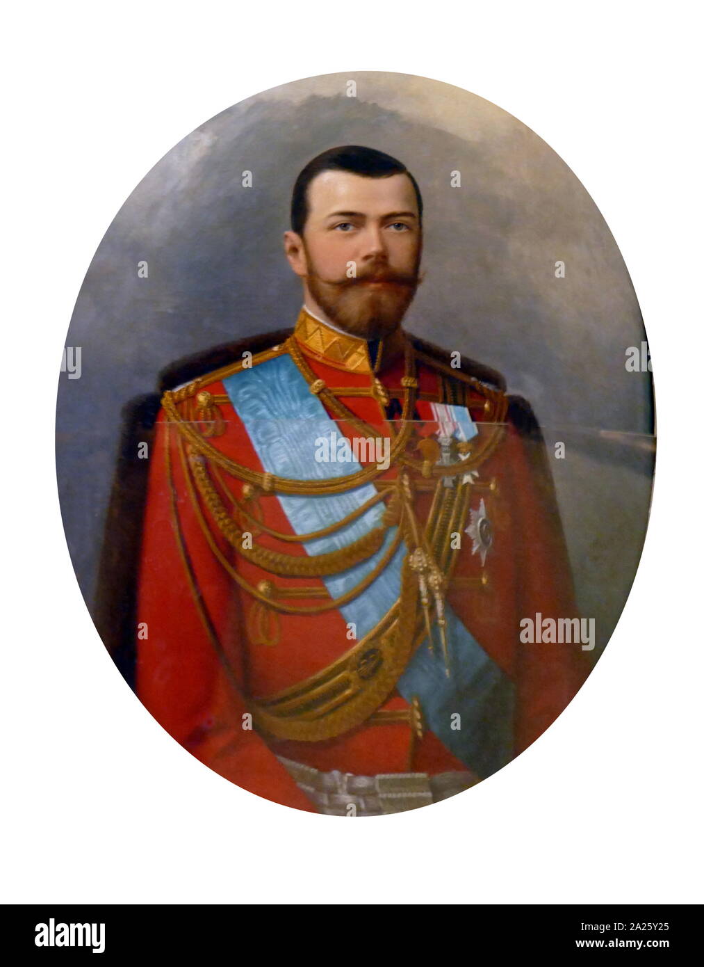 Ritratto di Nicola II o Nikolai II (1868 - 17 luglio 1918), lo Zar di Russia. noto come San Nicola nella chiesa ortodossa russa, è stato l'ultimo imperatore di Russia, praticati a partire dal 1 Novembre 1894 fino alla sua abdicazione forzata il 15 marzo 1917. Il suo regno ha visto la caduta dell'impero russo da uno dei principali grandi potenze del mondo economico e militare di crollo. Foto Stock