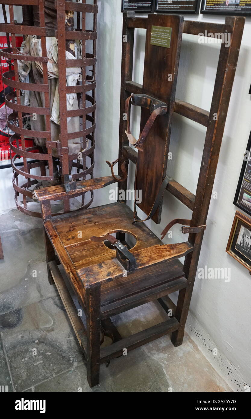 Una sedia elettrica noto come 'Old smokey" o "l'ot Squat' . La sedia elettrica è un metodo di esecuzione originari in America in cui il condannato è legato ad una speciale sedia in legno e fulminato. Foto Stock