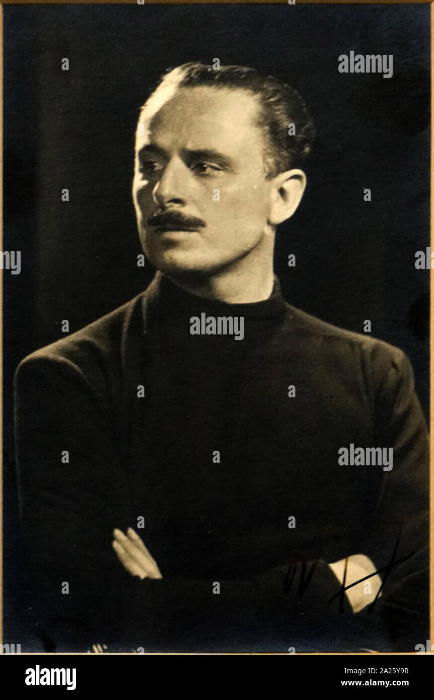 Una foto autografate di Oswald Mosley. Sir Oswald Mosley Ernald di Ancoats (1896-1980) un uomo politico britannico, membro del Parlamento europeo e leader dell'Unione Britannica dei Fascisti. La BUF era un fascista partito politico nel Regno Unito formata nel 1932 da Oswald Mosley Foto Stock