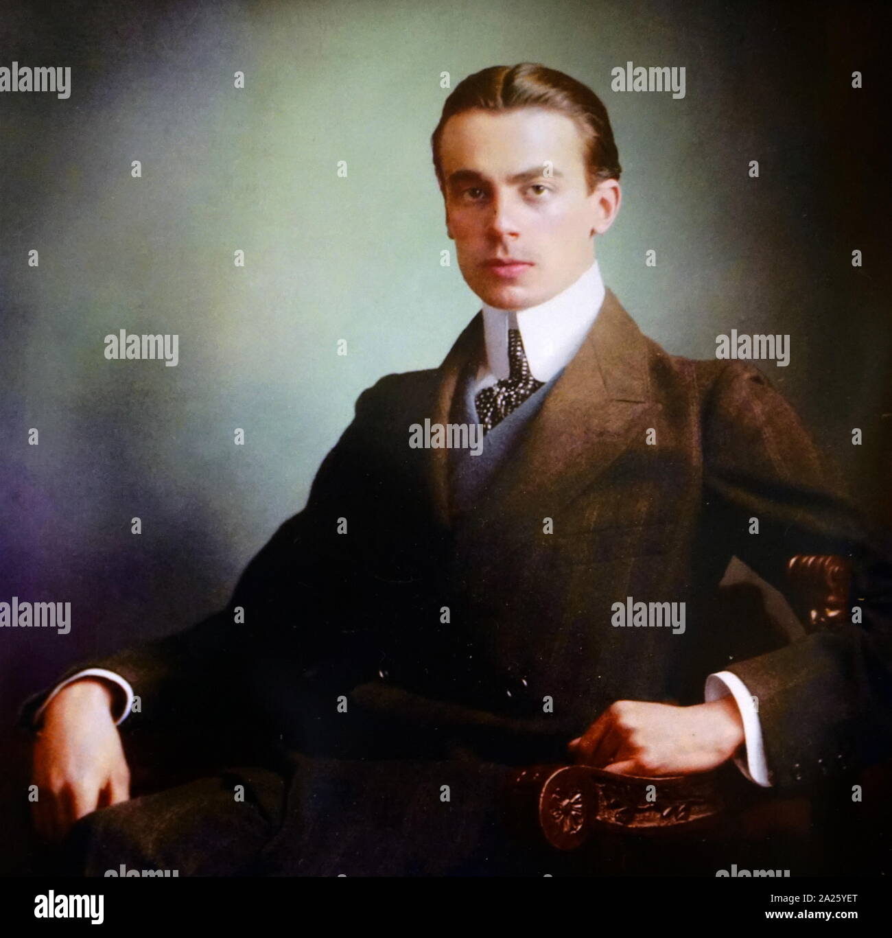 Fotografia a colori di Felix Yusupov. Il principe Felix Yusupov Felixovich, Conteggio Sumarokov-Elston (1887-1967) un aristocratico Russo, il principe e il conteggio dalla famiglia Yusupov. È il più noto per la sua partecipazione all'assassinio di Grigori Rasputin. Foto Stock