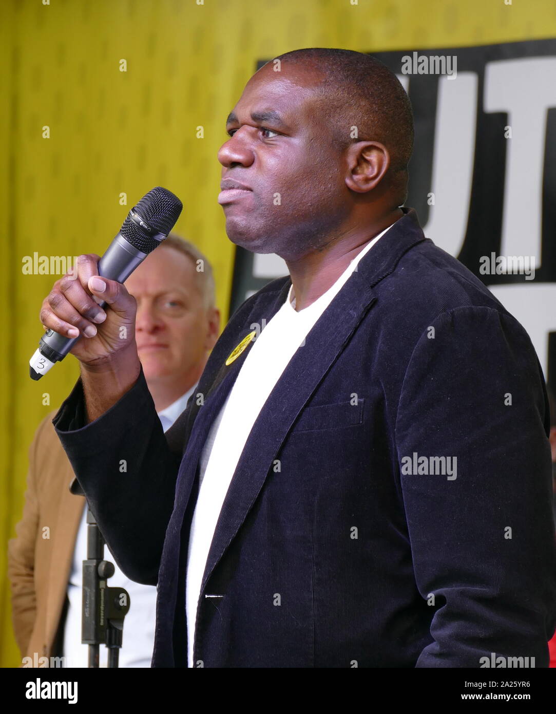 David Lammy, manodopera MP per Tottenham, risolve il "voto popolare' marzo in piazza del Parlamento, Londra. Il voto popolare marzo ha avuto luogo a Londra il 23 marzo 2019 come parte di una serie di dimostrazioni di protesta contro Brexit, chiamata per un nuovo referendum e chiedere al governo britannico di revocare l'articolo 50. Essa ha portato al capitale di centinaia di migliaia di manifestanti, o di più di un milione di persone secondo gli organizzatori. Foto Stock