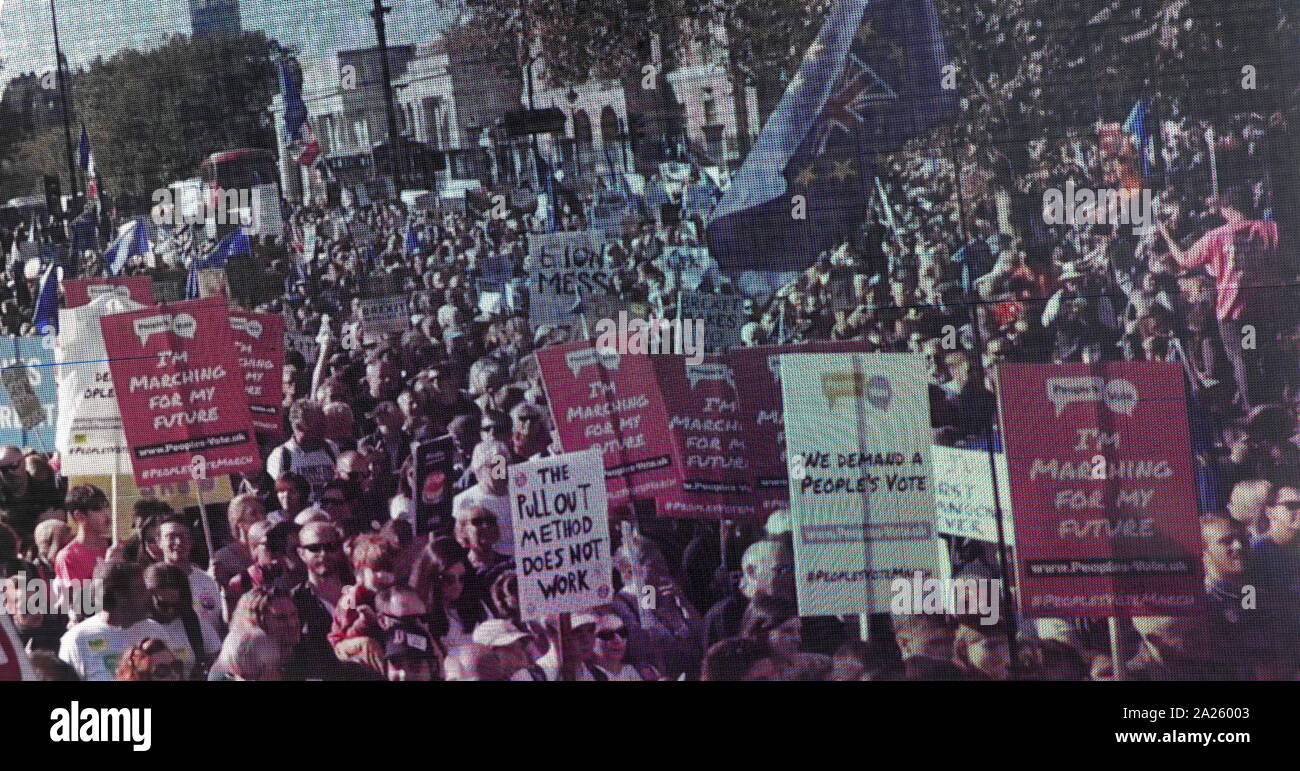 Il "voto popolare' marzo in piazza del Parlamento, Londra. Il voto popolare marzo ha avuto luogo a Londra il 23 marzo 2019 come parte di una serie di dimostrazioni di protesta contro Brexit, chiamata per un nuovo referendum e chiedere al governo britannico di revocare l'articolo 50. Essa ha portato al capitale di centinaia di migliaia di manifestanti, o di più di un milione di persone secondo gli organizzatori. Foto Stock