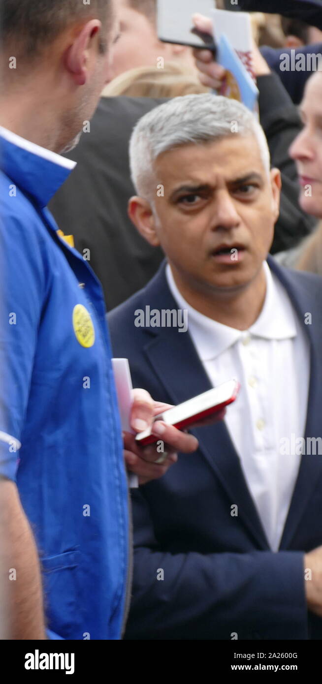 Sadiq Khan, sindaco di Londra presso il "voto popolare' marzo in piazza del Parlamento, Londra. Il voto popolare marzo ha avuto luogo a Londra il 23 marzo 2019 come parte di una serie di dimostrazioni di protesta contro Brexit, chiamata per un nuovo referendum e chiedere al governo britannico di revocare l'articolo 50. Essa ha portato al capitale di centinaia di migliaia di manifestanti, o di più di un milione di persone secondo gli organizzatori. Foto Stock