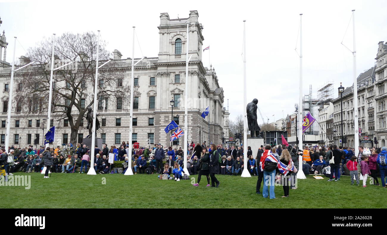 Il "voto popolare' marzo in piazza del Parlamento, Londra. Il voto popolare marzo ha avuto luogo a Londra il 23 marzo 2019 come parte di una serie di dimostrazioni di protesta contro Brexit, chiamata per un nuovo referendum e chiedere al governo britannico di revocare l'articolo 50. Essa ha portato al capitale di centinaia di migliaia di manifestanti, o di più di un milione di persone secondo gli organizzatori. Foto Stock