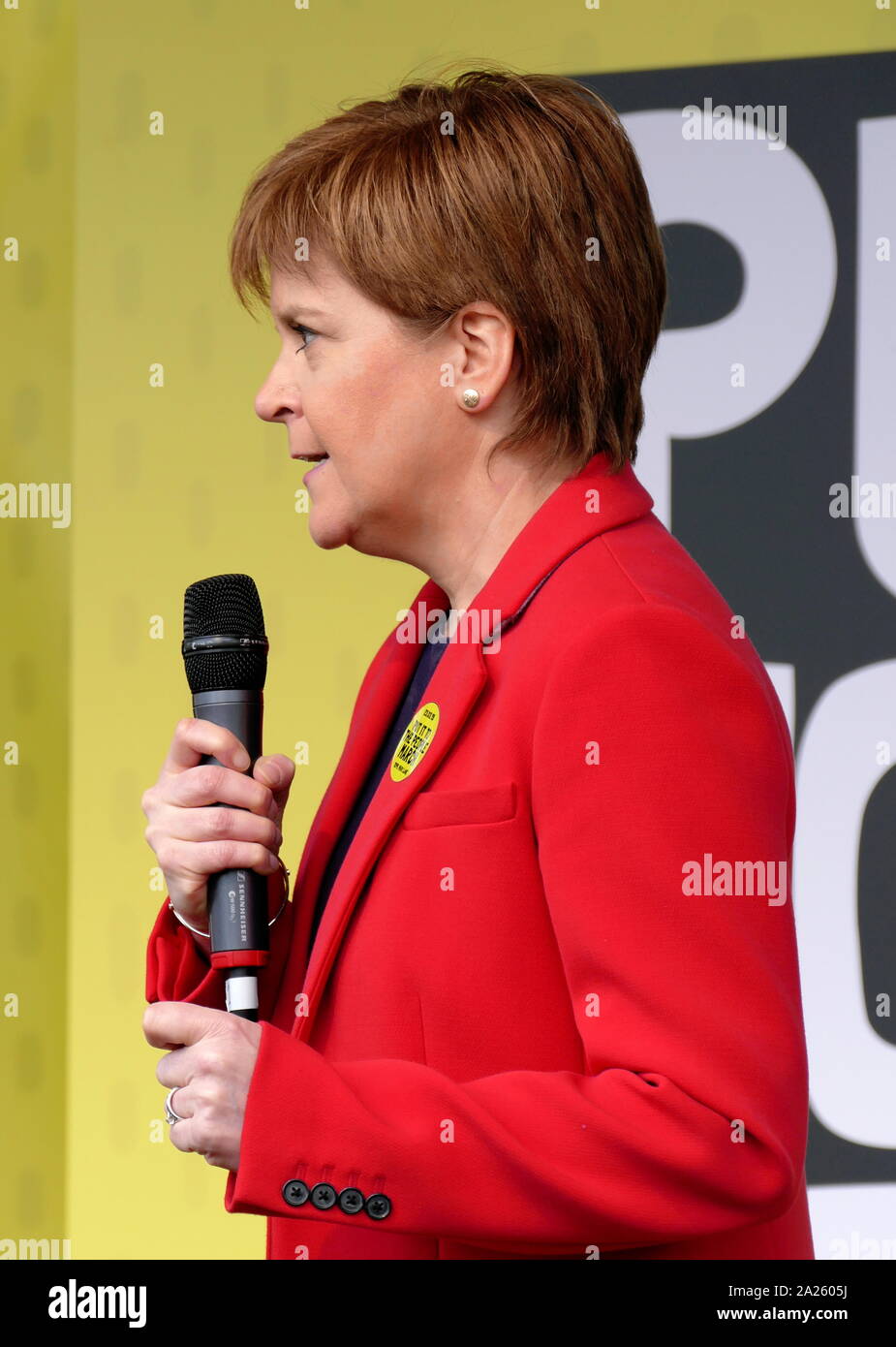 Nicola Ferguson storione, Primo ministro di Scozia risolve il "voto popolare' marzo in piazza del Parlamento, Londra. Il voto popolare marzo ha avuto luogo a Londra il 23 marzo 2019 come parte di una serie di dimostrazioni di protesta contro Brexit, chiamata per un nuovo referendum e chiedere al governo britannico di revocare l'articolo 50. Essa ha portato al capitale di centinaia di migliaia di manifestanti, o di più di un milione di persone secondo gli organizzatori. Foto Stock