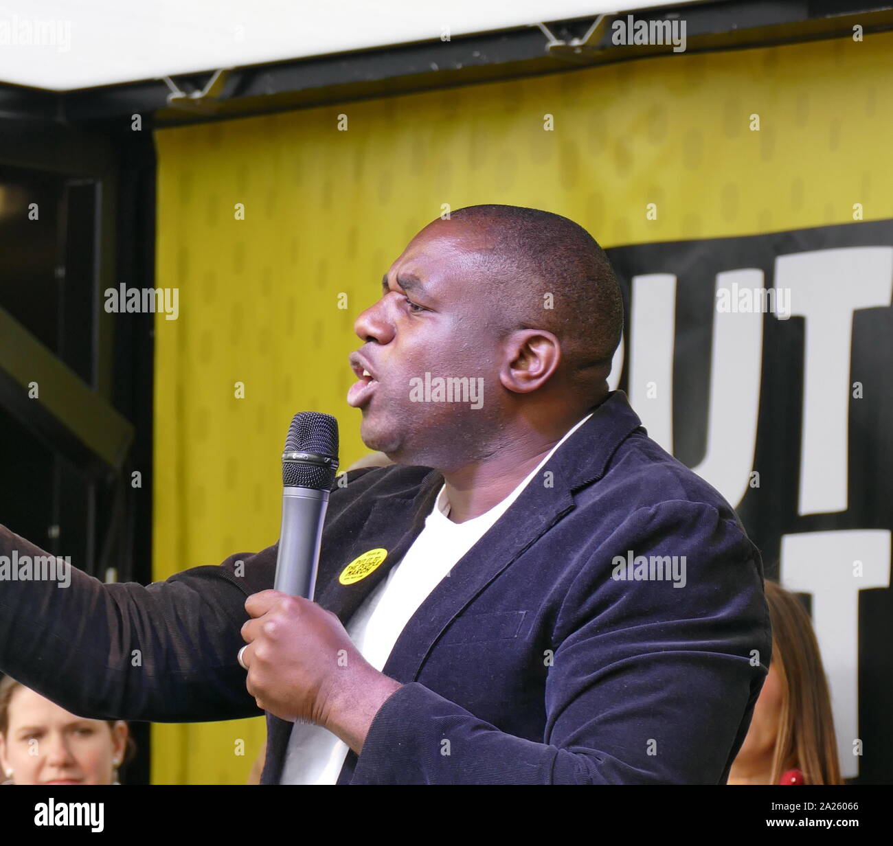 David Lammy, manodopera MP per Tottenham, risolve il "voto popolare' marzo in piazza del Parlamento, Londra. Il voto popolare marzo ha avuto luogo a Londra il 23 marzo 2019 come parte di una serie di dimostrazioni di protesta contro Brexit, chiamata per un nuovo referendum e chiedere al governo britannico di revocare l'articolo 50. Essa ha portato al capitale di centinaia di migliaia di manifestanti, o di più di un milione di persone secondo gli organizzatori. Foto Stock