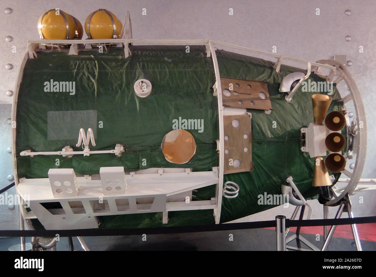 Airlock della stazione spaziale Mir che operavano in bassa orbita terrestre dal 1986 al 2001, azionato dall'Unione Sovietica e poi dalla Russia. Mir è stato il primo spazio modulare e la stazione è stata assemblata in orbita dal 1986 al 1996. Essa aveva una massa maggiore rispetto a qualsiasi precedente veicolo spaziale Foto Stock