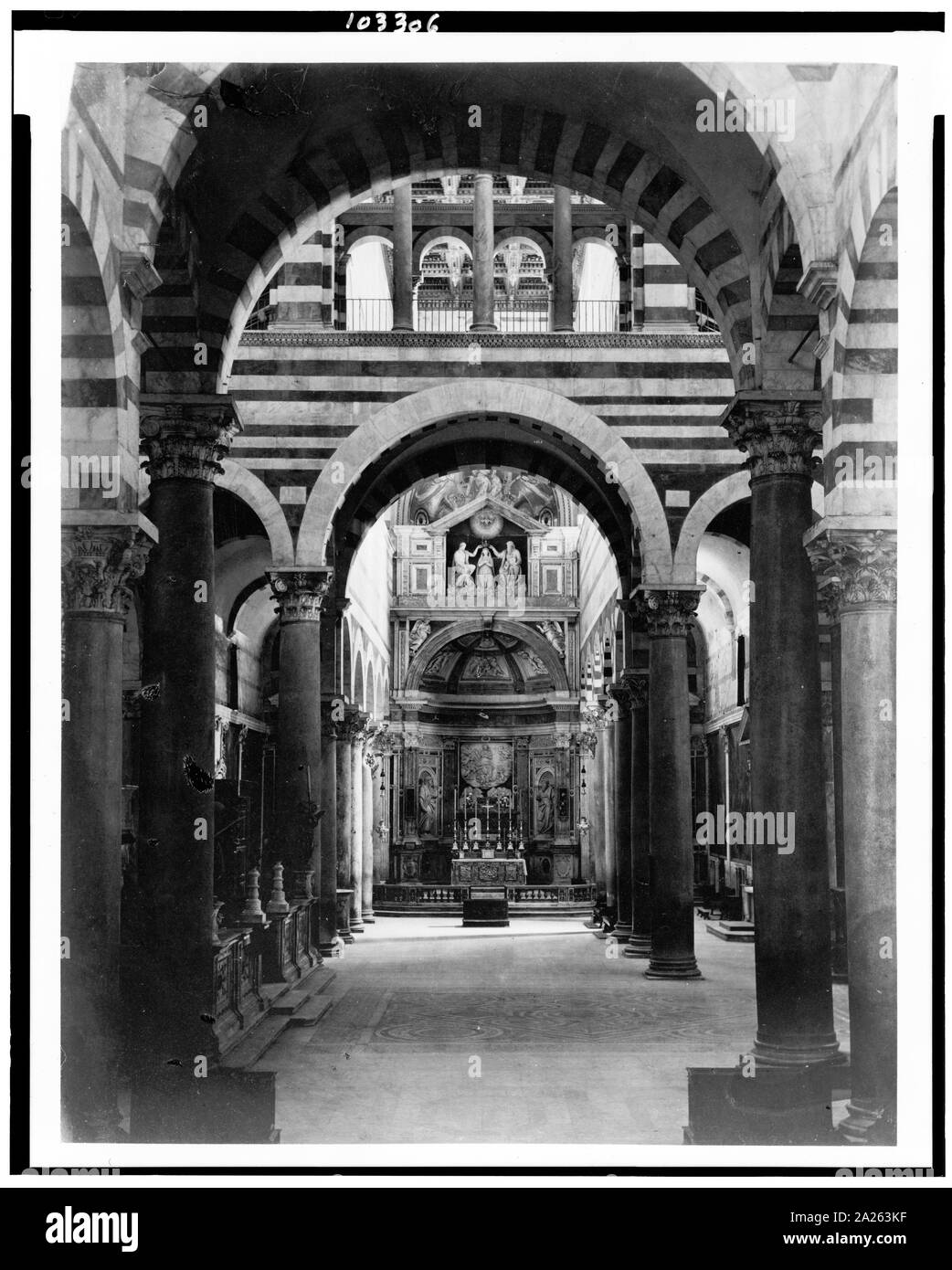 Pisa. Interno della cattedrale Foto Stock